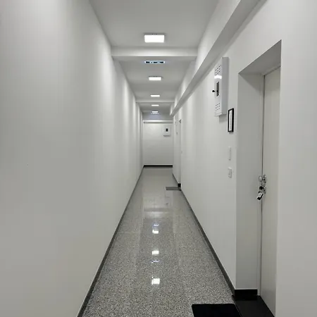 Puntino & Garage Apartment *