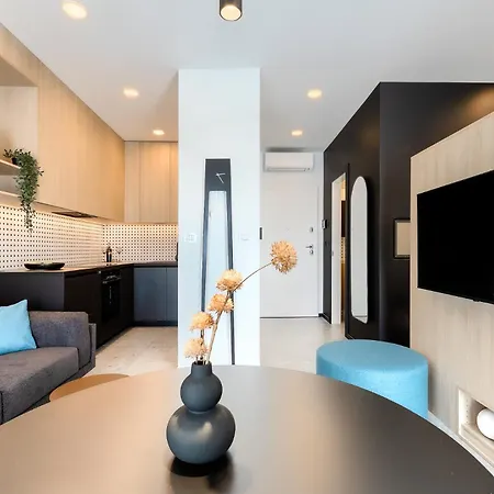 Puntino & Garage * Póla