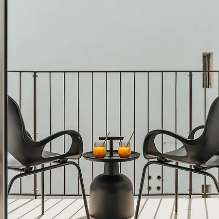 Puntino & Garage 公寓