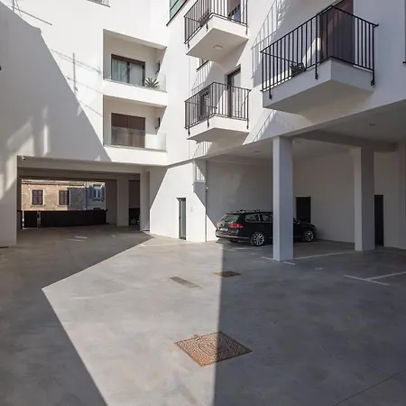 Puntino & Garage 普拉