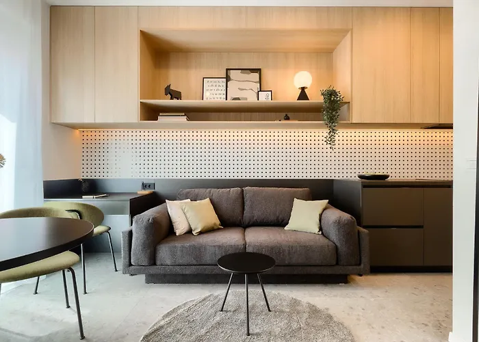 Puntino & Garage Πούλα