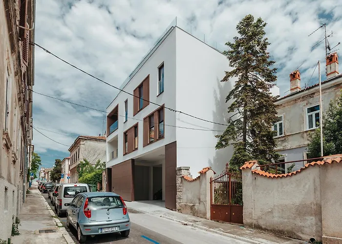 Puntino & Garage * Πούλα