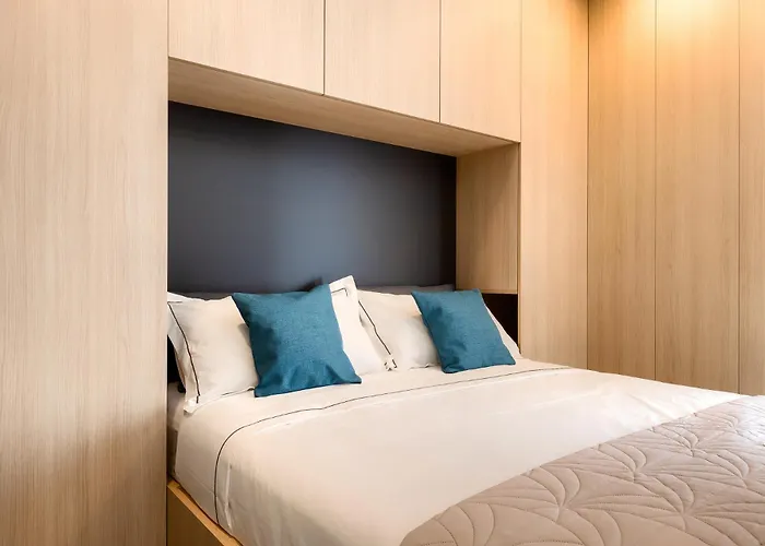 Puntino & Garage * Πούλα